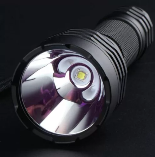 Black Convoy C8+ with Luminus SST40