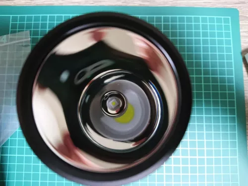 Convoy L21B flashlight with SFT42R LED, 3000 lumens brightness and approx. 1400 m range