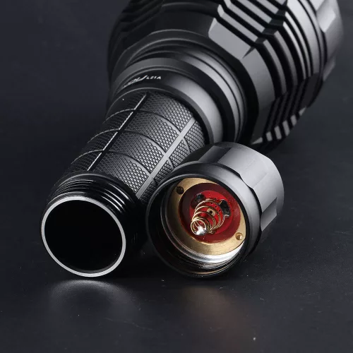 Convoy L21A flashlight with SFT90 LED, 5000 lumens brightness and approx. 1100 m beam distance - package damaged