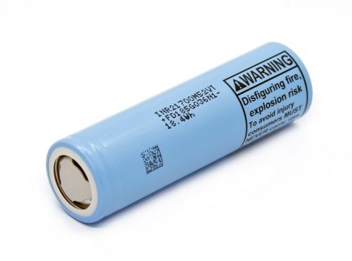 LG M52VT 21700 Li-ion battery with 5200mAh capacity and 15A